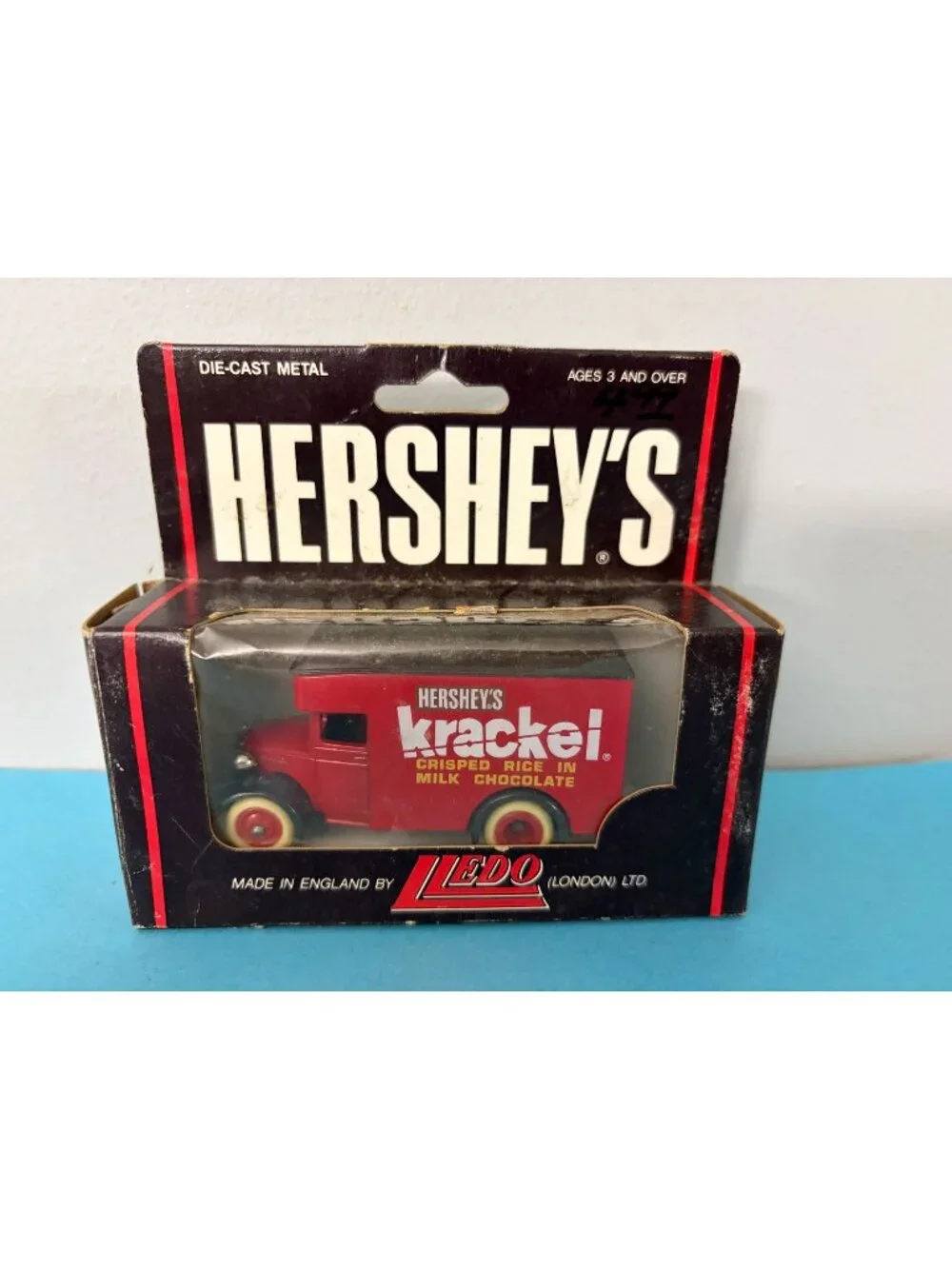 Lledo Days Gone 1934 Dennis Parcels Van Hershey's Krackel Diecast Model Boxed